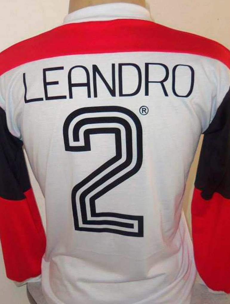 Camisa 2 Leandro da Final de 81 tamanho PP (Nome e dedicatória do Leandro) para colecionadores