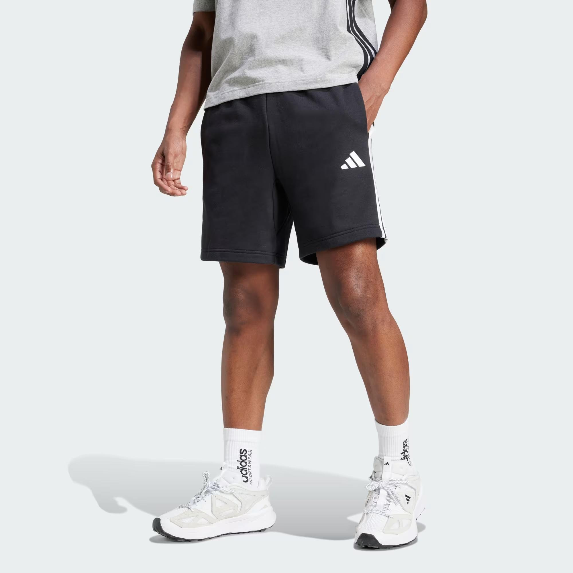 Shorts Adidas Moletom Essentials Três Listras - JE6414