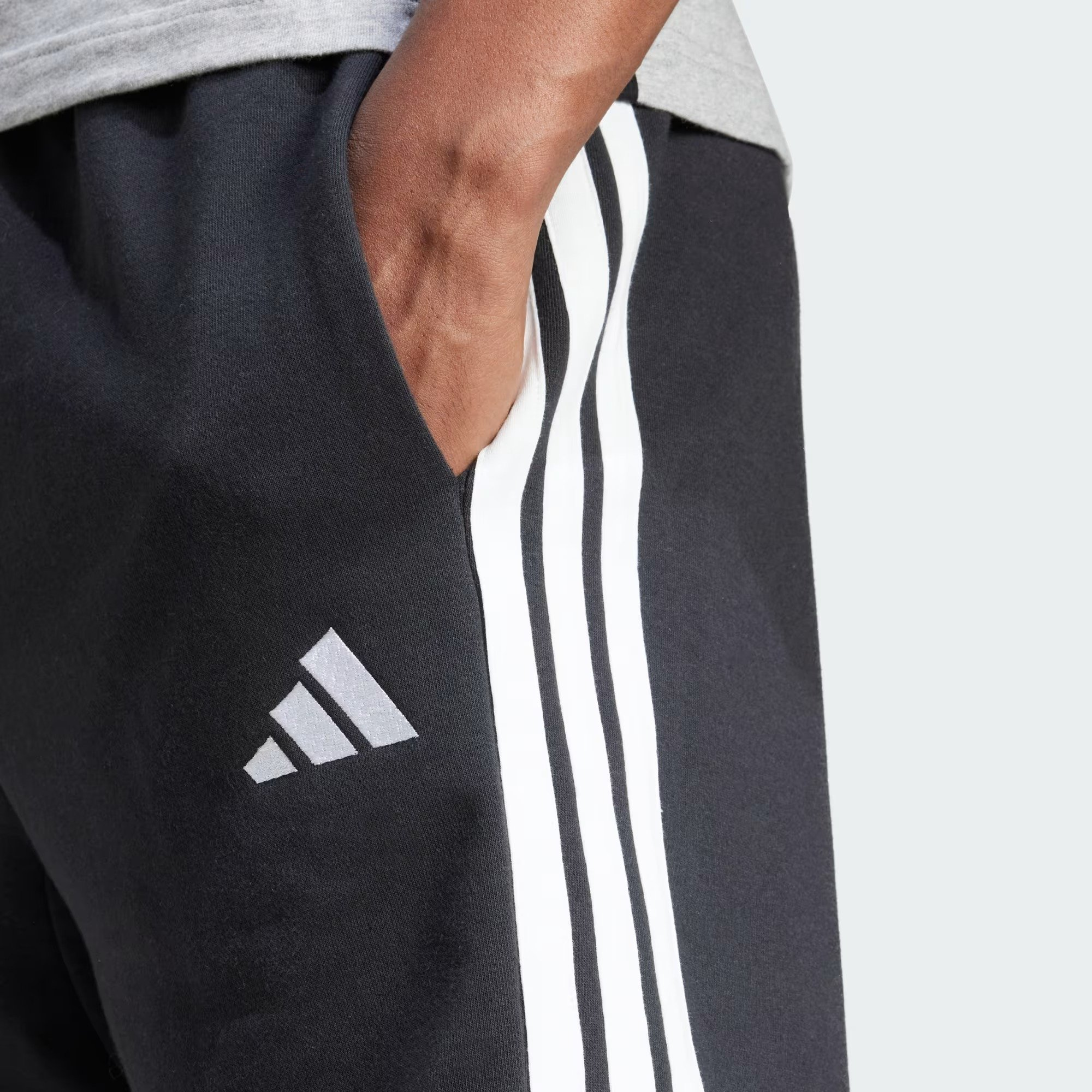 Shorts Adidas Moletom Essentials Três Listras - JE6414