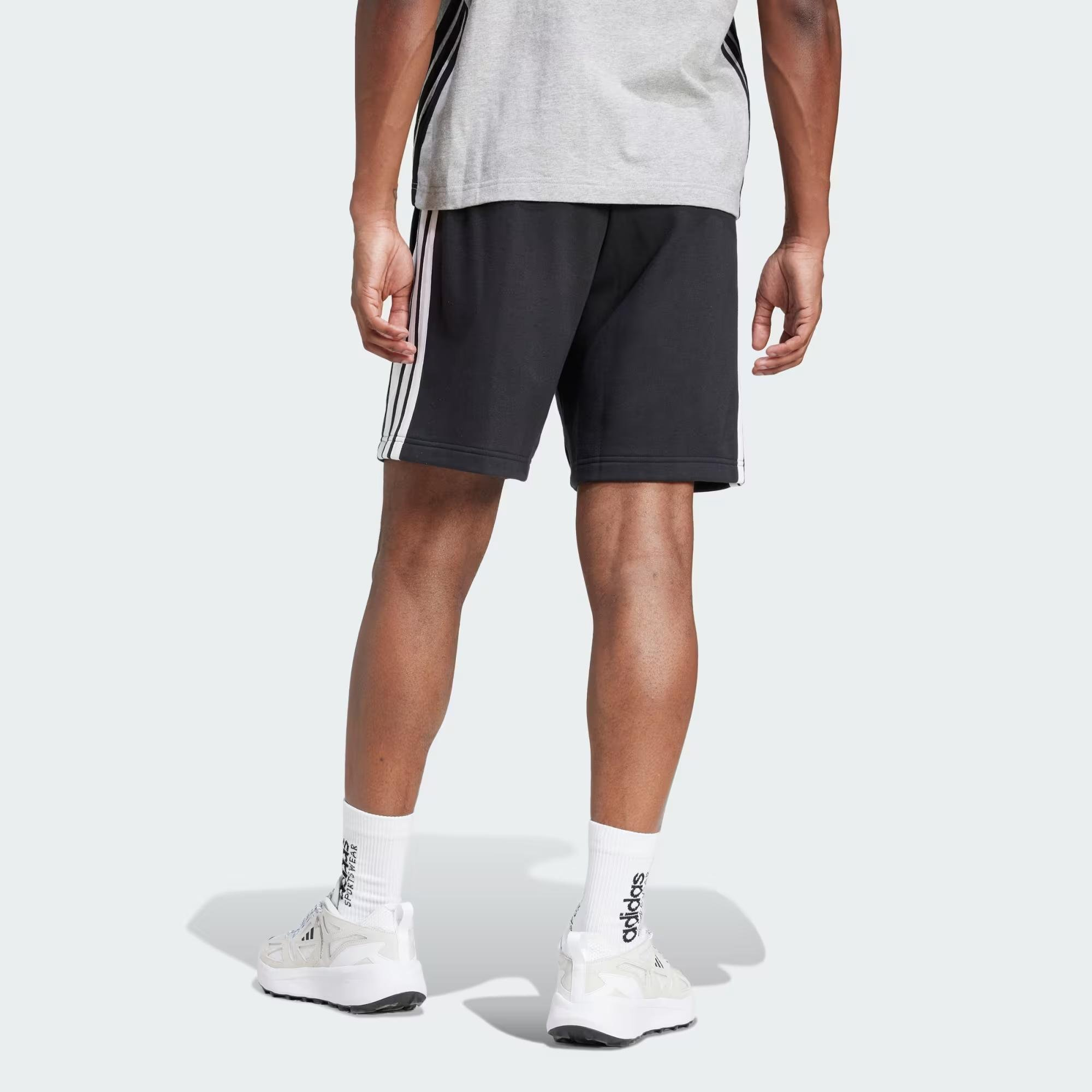 Shorts Adidas Moletom Essentials Três Listras - JE6414