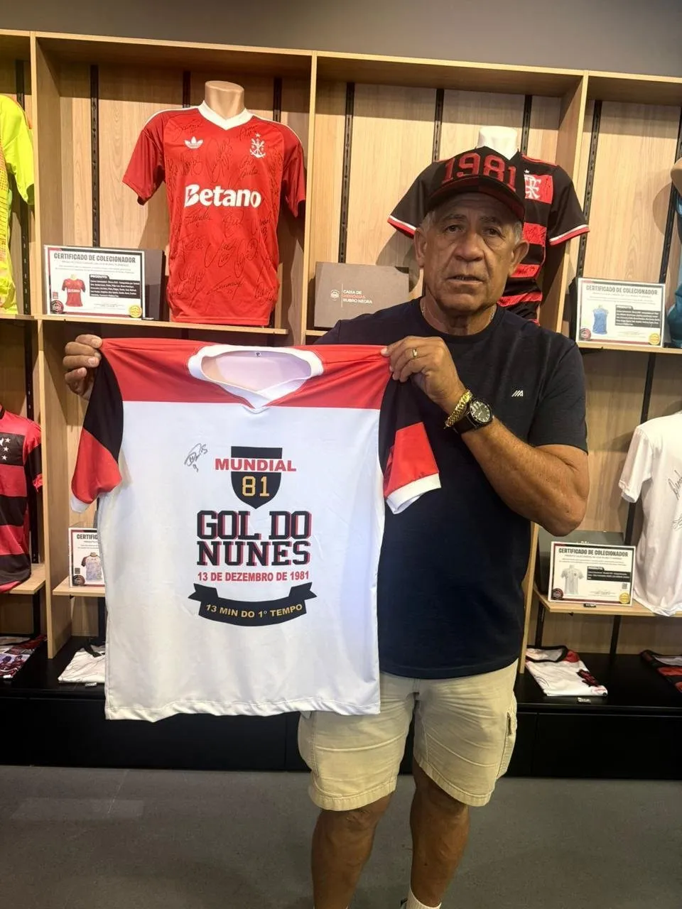Camiseta Gol do Nunes Mundial 1981 com Autógrafo e dedicatória