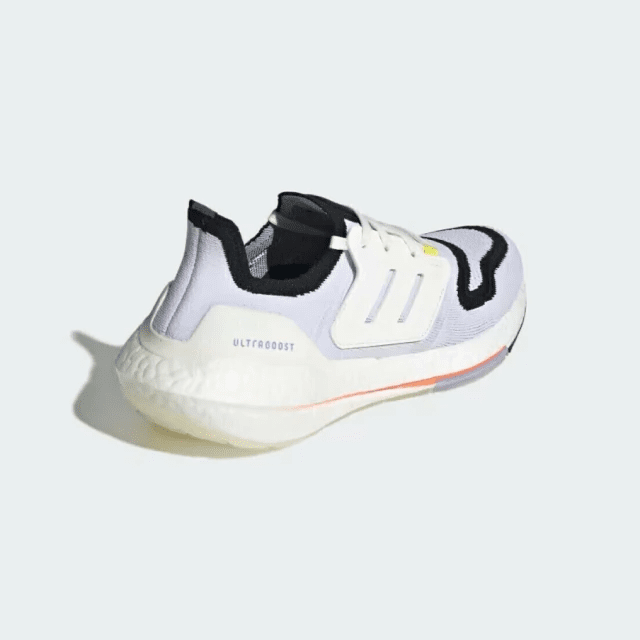 Tênis Adidas Ultraboost 22 Feminino - Branco GX8017