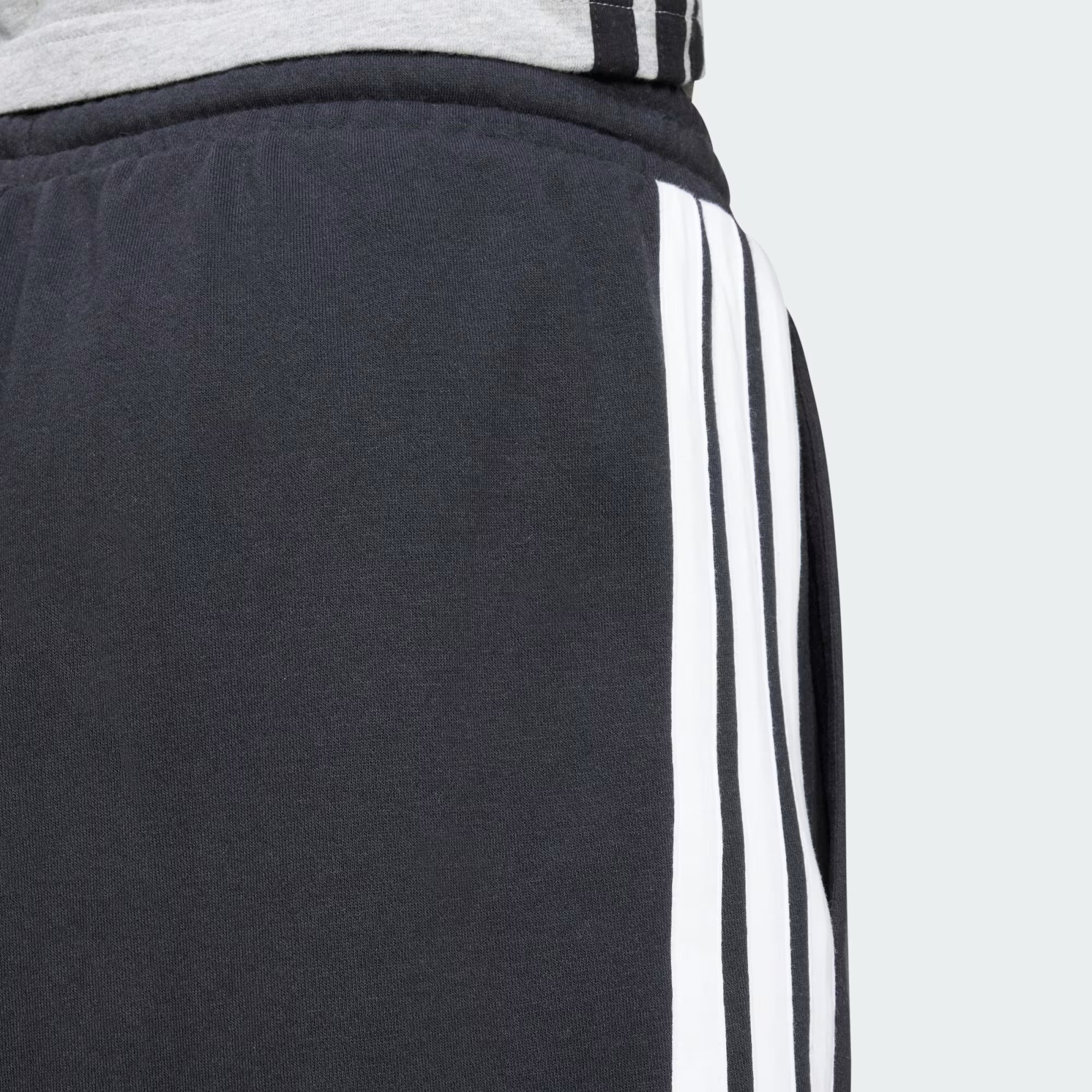 Shorts Adidas Moletom Essentials Três Listras - JE6414