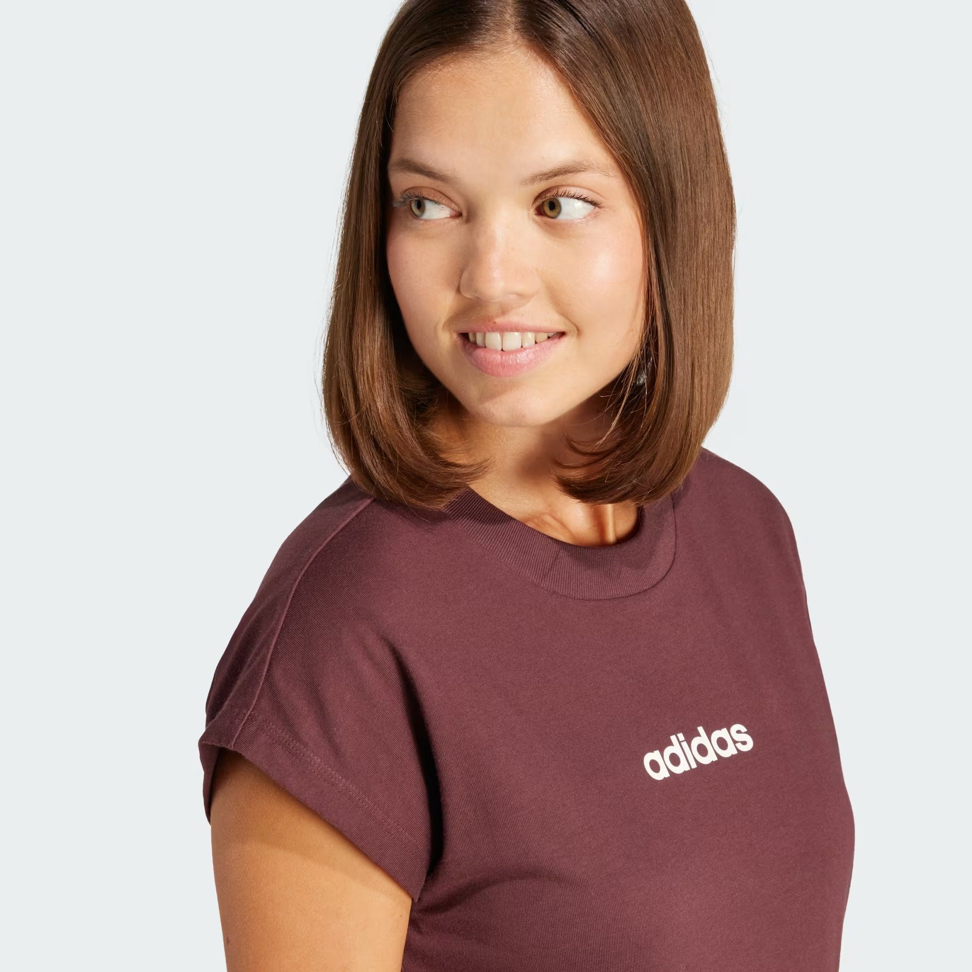 Camiseta Feminina Adidas Essentials Linear - JG8663